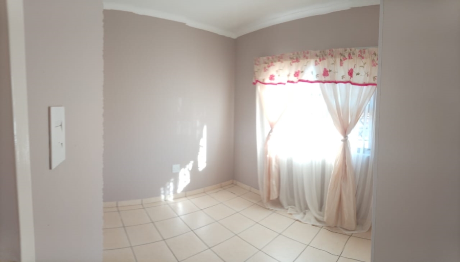 2 Bedroom Property for Sale in Ikageng North West